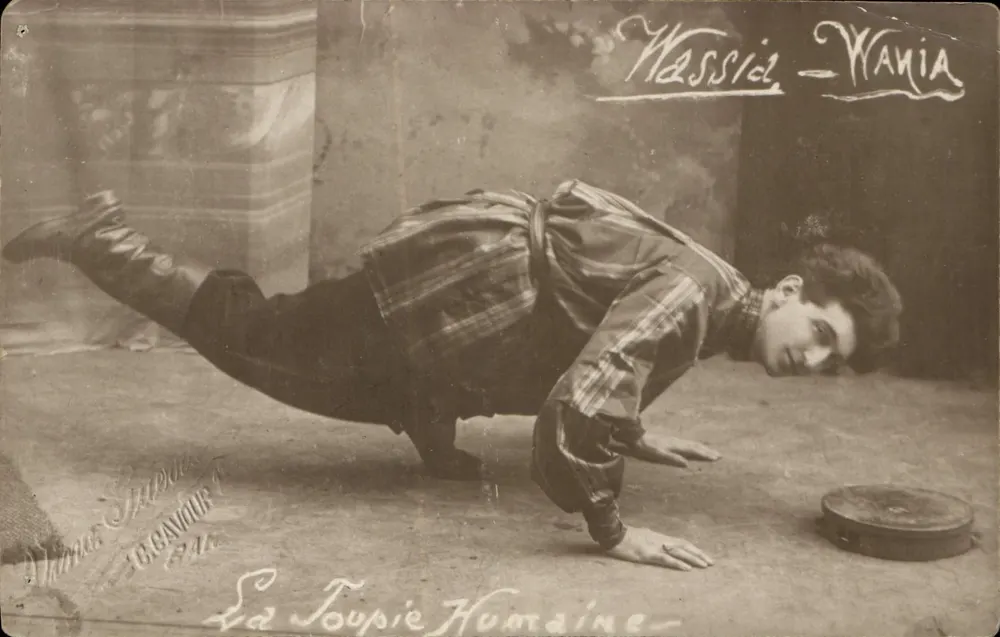 Die menschliche Toupie — Szenenbild — Verlag Maurice Jardot, 18, Banquier, PARIS - Vorderseite