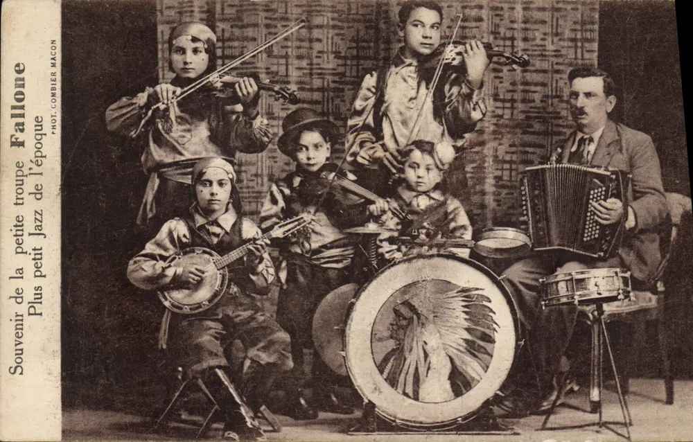 Kleine Jazzgruppe — Erinnerung an die Zeit — Fot. Cobbiér Macon - Vorderseite