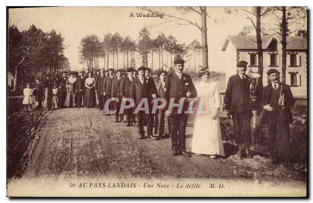 IM LANDAIS-LAND — Eine Hochzeit — Der Zug — Fot. Marcel Delhoy, Bordeaux - Vorderseite