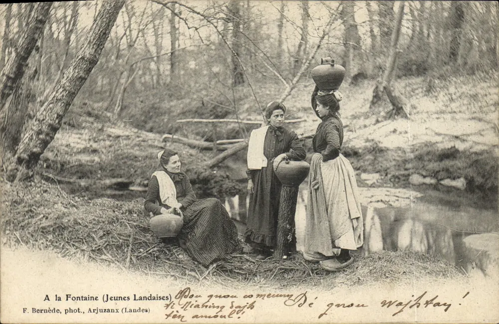 Bei der Fontäne (Junge Landaises) — F. Bernède, Fotografie, Arjuzanx (Landes) - Vorderseite
