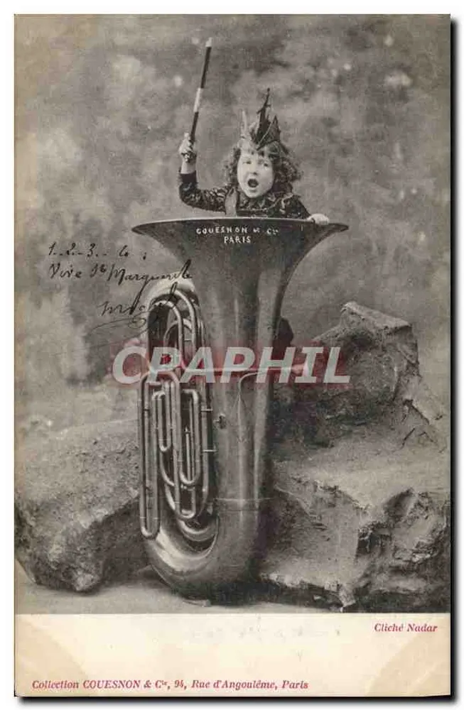 Criança em um tuba — Cliché Nadar — Coleção COUESNON & Cie, 94, Rue d'Angoulême, Paris - Frente