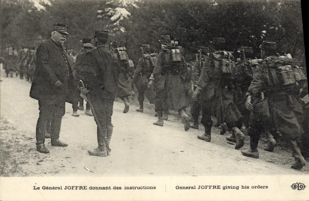 O General JOFFRE dando instruções — Editor E. Deleg, n° 50 - Frente