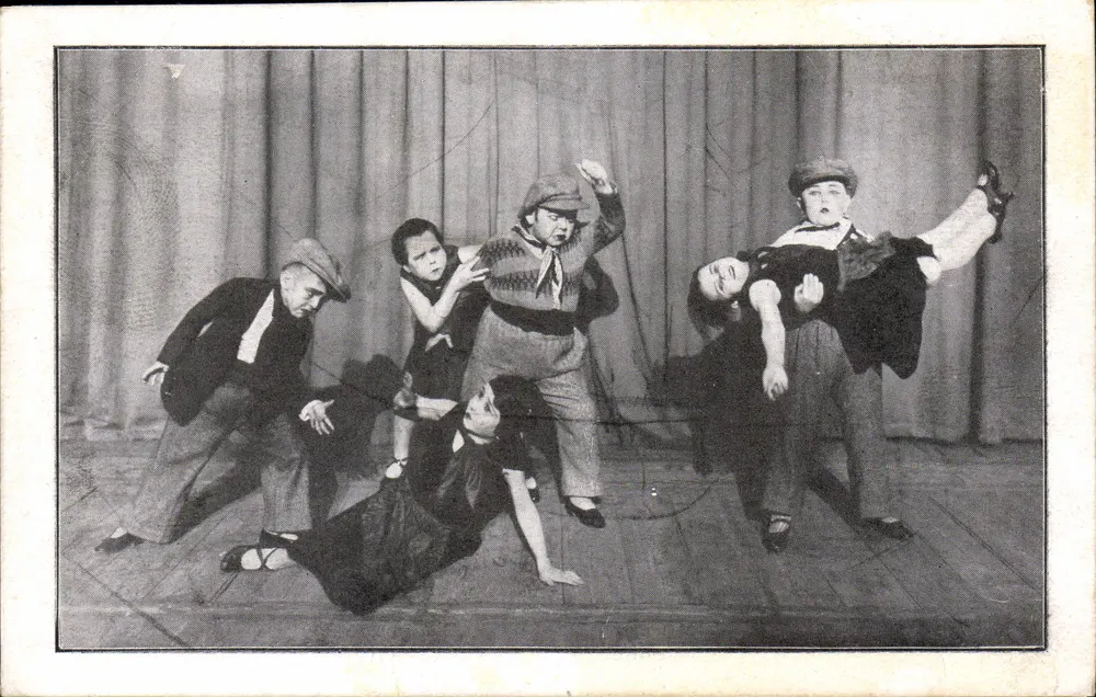 Spektakl młodych tancerzy — scena teatralna — n° 12345 - Awers