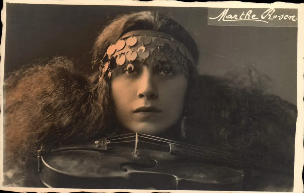 Marthe Rosen — Violinista — Carta postal assinada - Frente