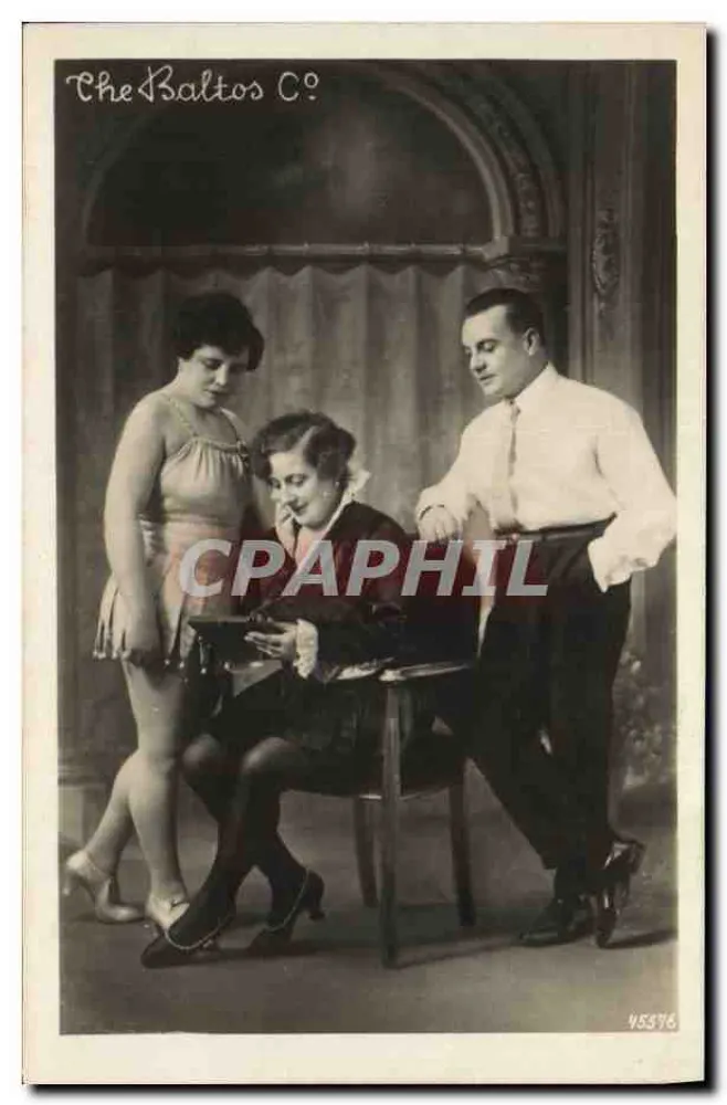 Sessão fotográfica — The Baltos Co. — editor The Baltos Co., n° 45376 - Frente