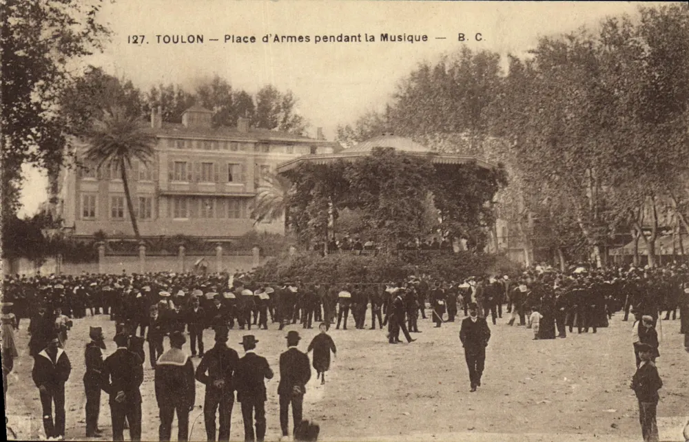 Toulon — Place d'Armes während der Musik — B. C. — Nr. 127 - Vorderseite