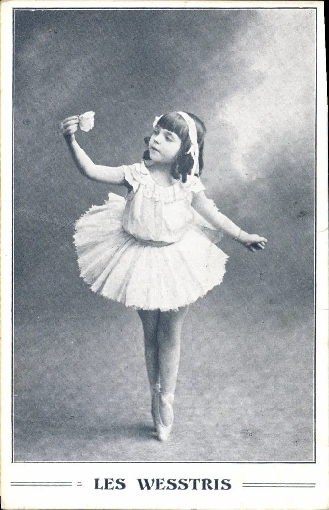 Ballet — Pequena bailarina em tutu — Les Wesstris - Frente