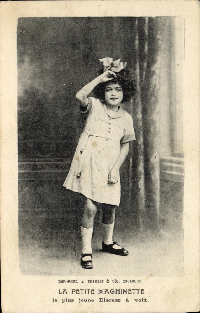 Die Kleine Maghinette — die jüngste Sängerin — IMP-PHOT. A. THIRIAT & Cie, Toulouse - Vorderseite