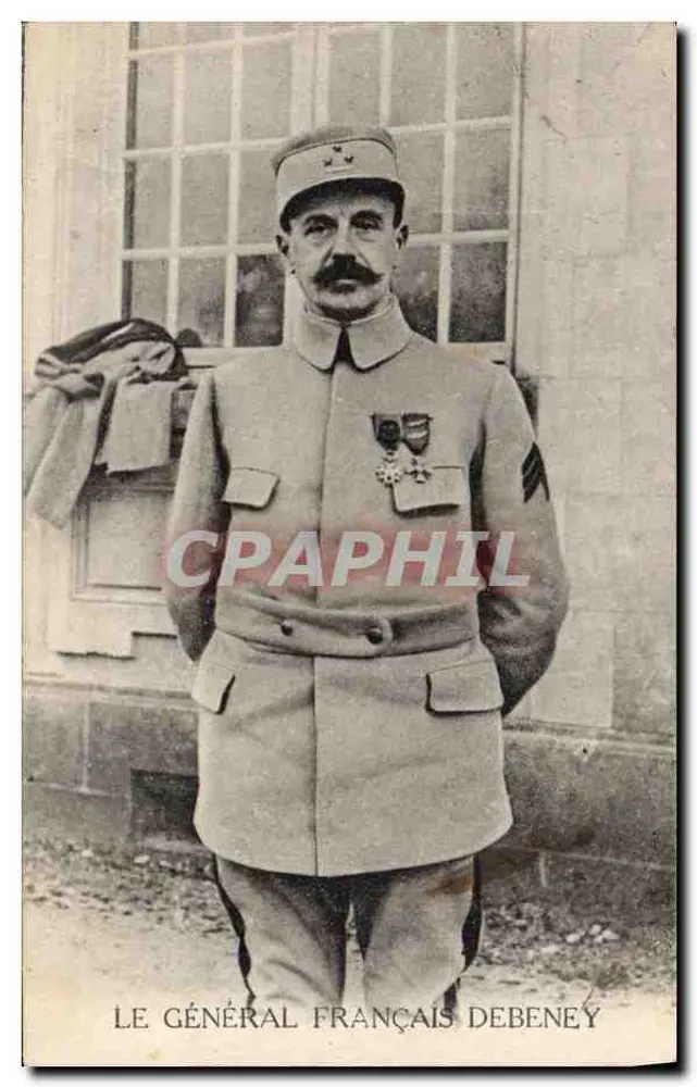 O General Francês Debeney — retrato militar — editor não identificado - Frente