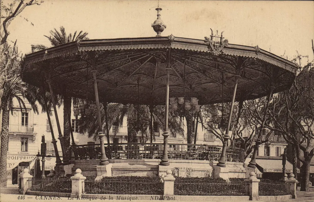 Cannes — O Kiosque da Música — NDAPhoto - Frente