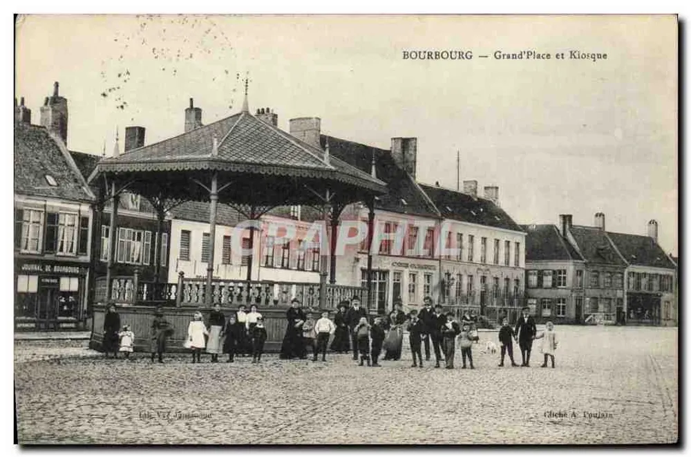 Bourbourg — Grand'Place e Kiosque — Editor A. Doulaine - Frente
