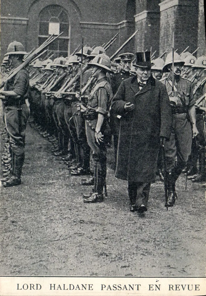 Lord Haldane beim Inspektionsgang — patriotische Fotografie — Galerie Patrioticque, Paris - Vorderseite