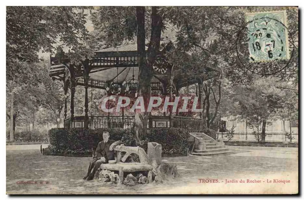 Troyes - Jardim do Rocher - O Kiosco - Frente