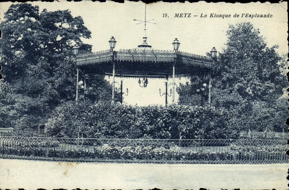 Metz — O Kiosque da Esplanada — E. Weber, editor, Metz - Frente