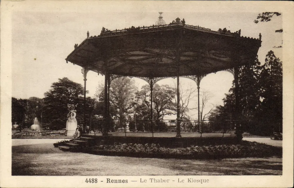 Rennes — Le Thabor — O Kiosque — 4488 - Frente