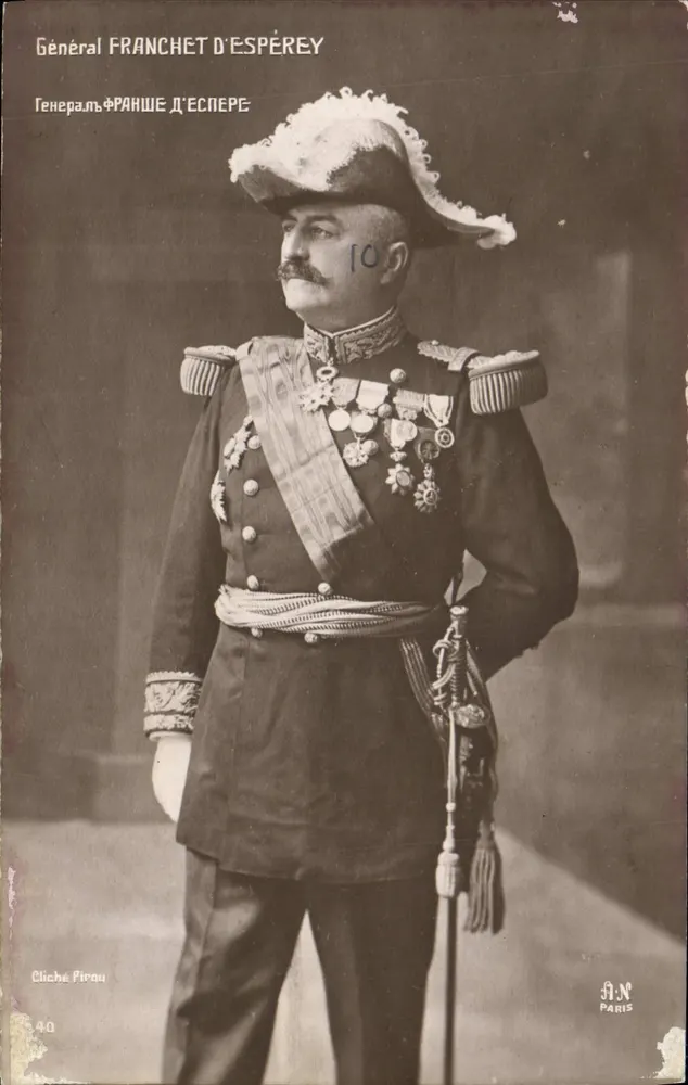Geral Franchet d'Esperey — retrato militar — Cliché Pirou, Paris, N° 40 - Frente