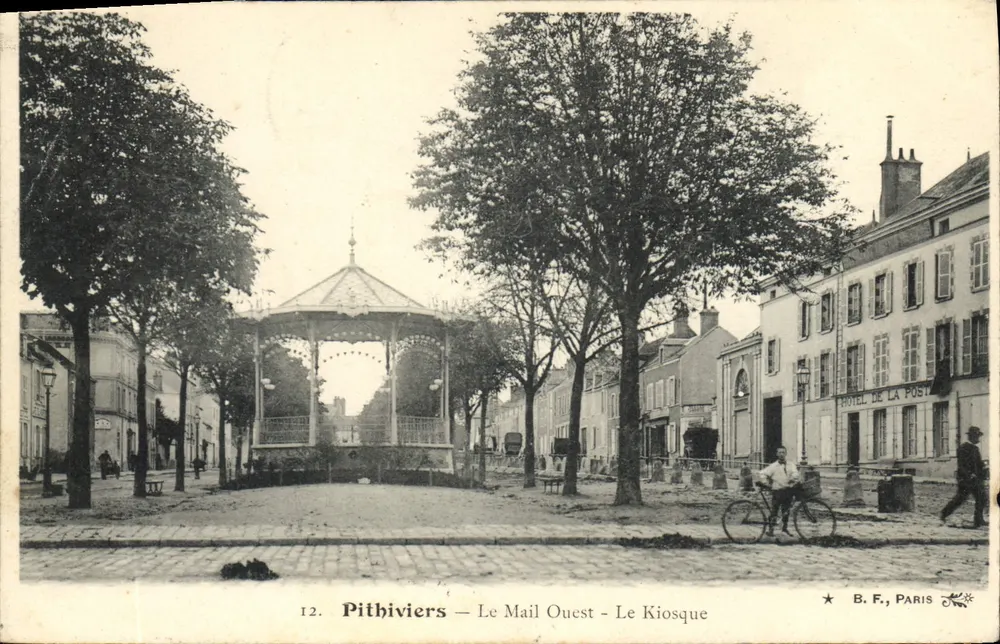 Pithiviers — O Mail Ouest — O Kiosque — B. F., Paris - Frente