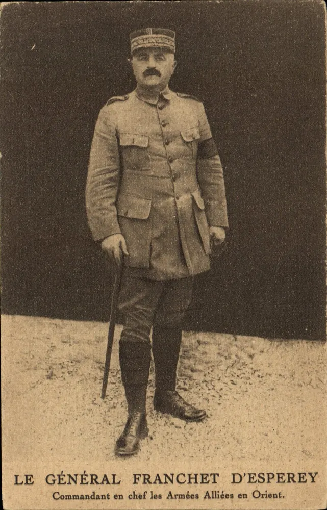 General Franchet d'Esperey — Kommandant der Alliierten Armeen im Osten — Postkarte - Vorderseite