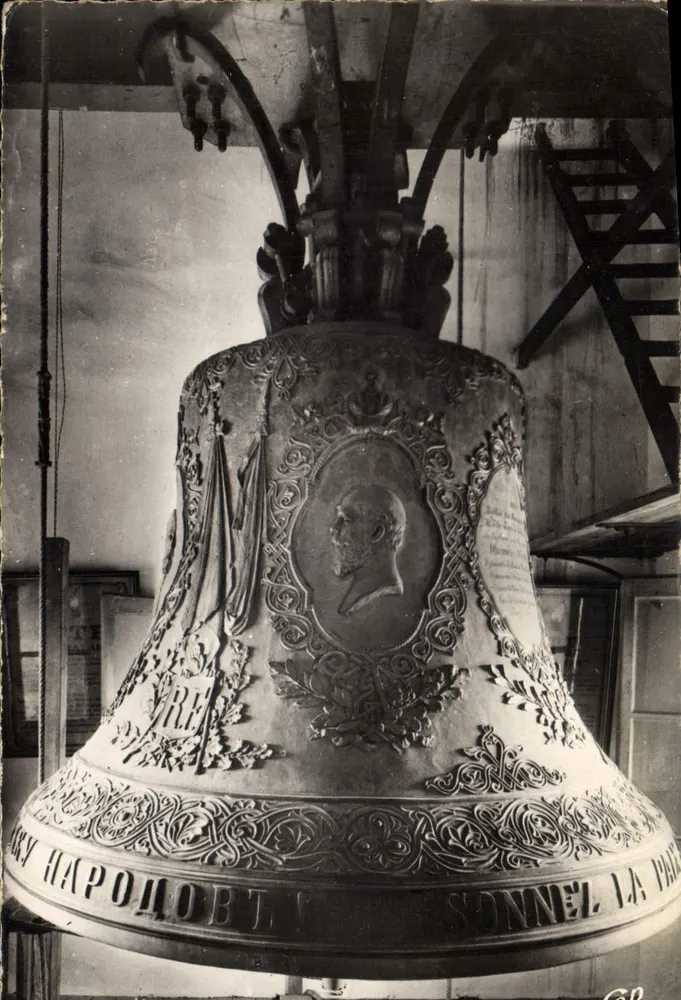 Glocke der Kirche Saint-Jean l'Évangéliste in Châtellerault — Geschenkt vom russischen Kaiser — Verleger REAL-PHOTO, Paris - Vorderseite