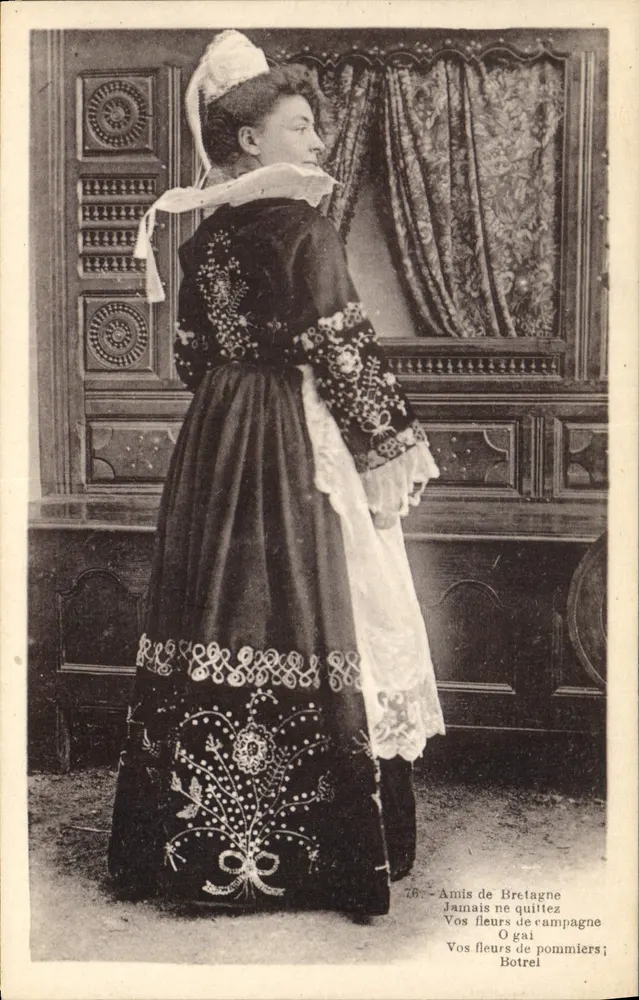 Mulher em traje bretão — cerca de 1900 — Laurent-Net-Francines - Frente