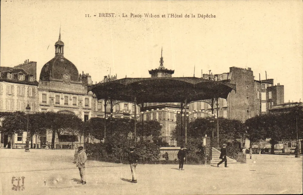 Brest — Place Wilson und das Hotel de la Dépêche - Vorderseite
