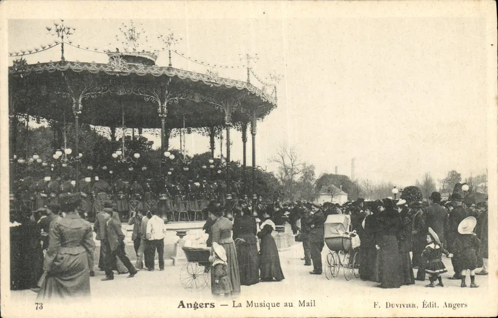 Angers — La Música en el Mail — F. Duvivier, Ed. Angers - Anverso