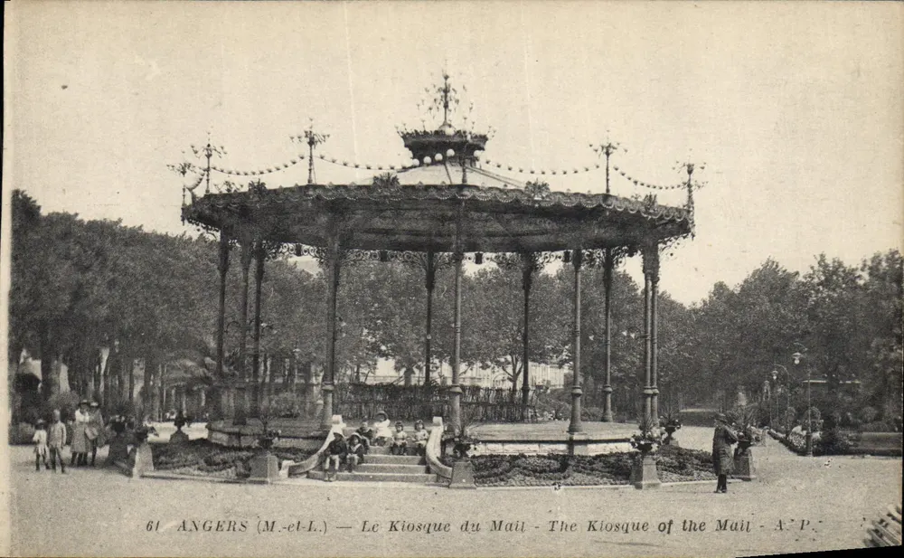 Angers (M.-et-L.) — O Kiosque do Mail — A.P. - Frente