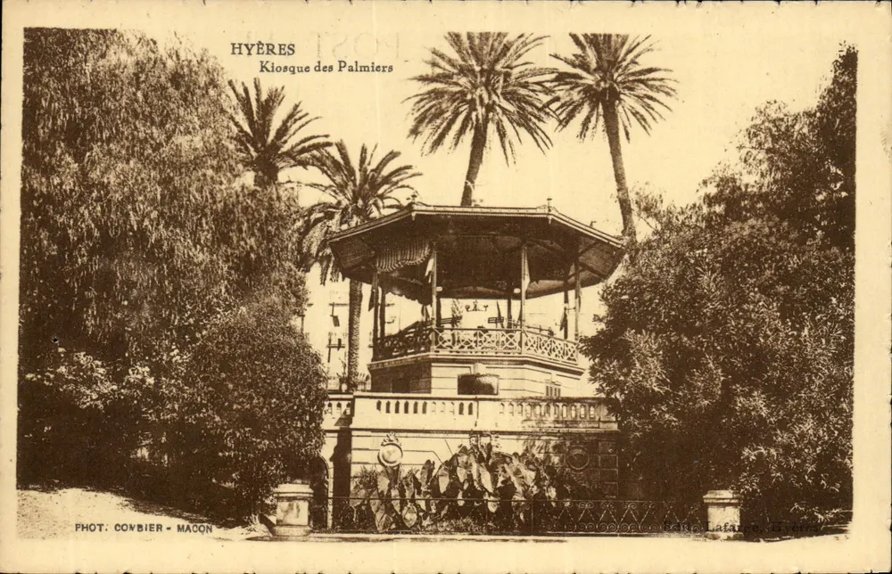 Hyères - Kiosque dos Palmier — Fot. Cowbier - Macon - Frente