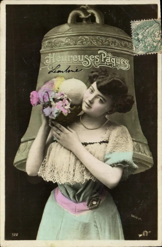 Mulher segurando um buquê diante de uma campainha — Felizes Páscoas — Grub ph. n°322 - Frente