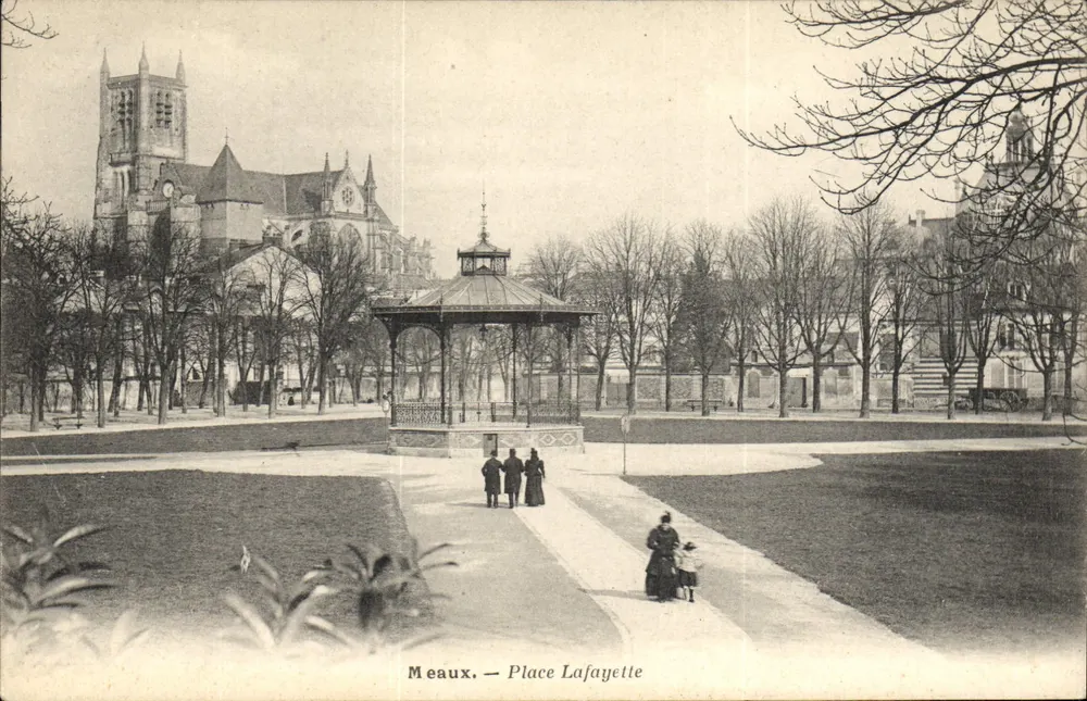 Meaux — Praça Lafayette — Editor não visível - Frente