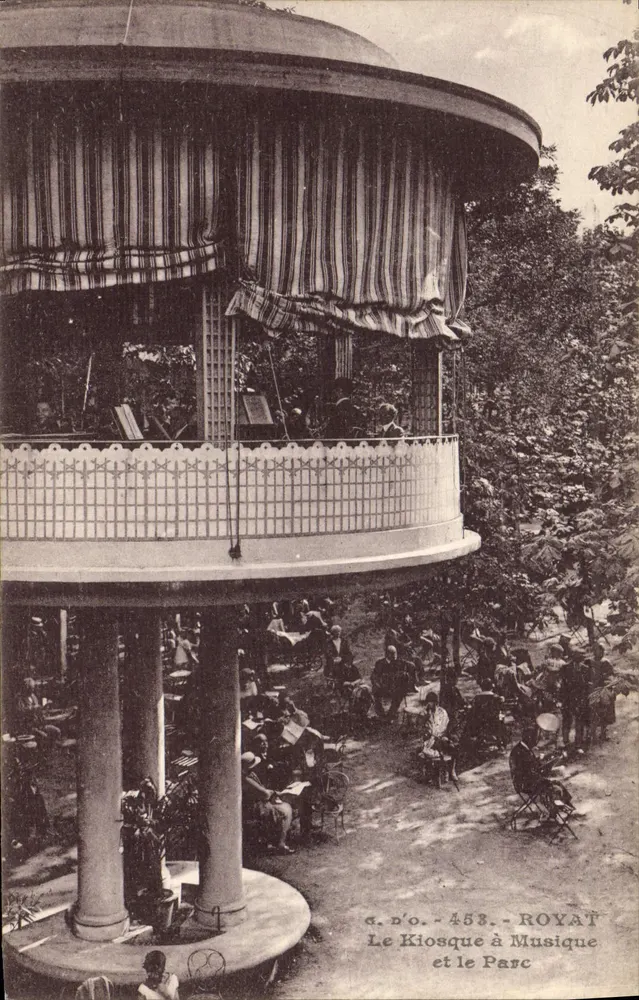 O Kiosque de Música e o Parque — Royat — n° 453 - Frente