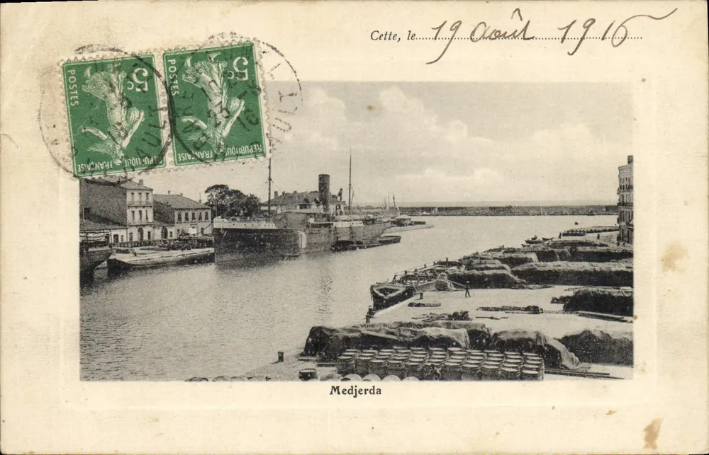 Port de Medjerda — vue du quai et d'un navire — éditeur inconnu - Frente