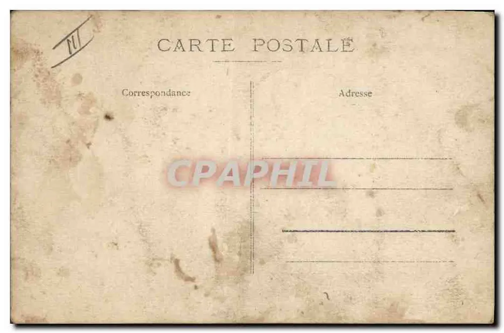 Família — diante de um muro com placa 'BASTIÈRE PATEMENTAL COLOMBE' — editor desconhecido - Verso