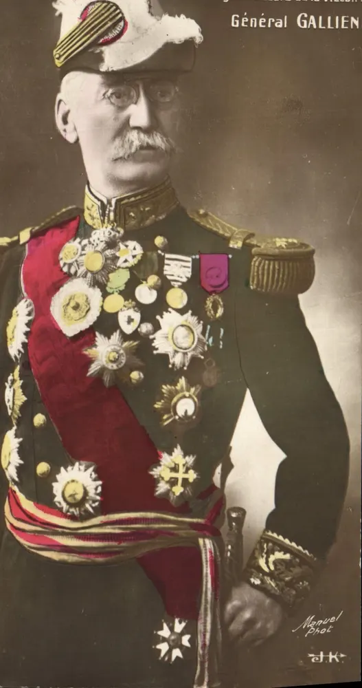 Geral Gallien — retrato em uniforme decorado — Maquuel Phot - Frente