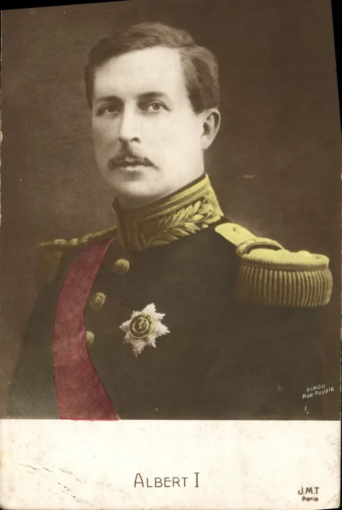 Albert I — portrait en uniforme militaire — J.M.T. Paris - Frente