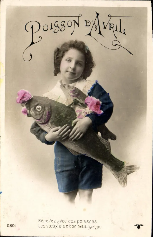 Mädchen mit einem dekorierten Fisch — April-Fisch — Verlag 0801 - Vorderseite
