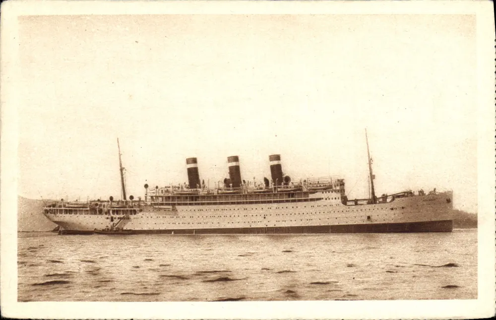 SS PROVIDENCE — trois cheminées — éditeur FABRE LINE - Frente