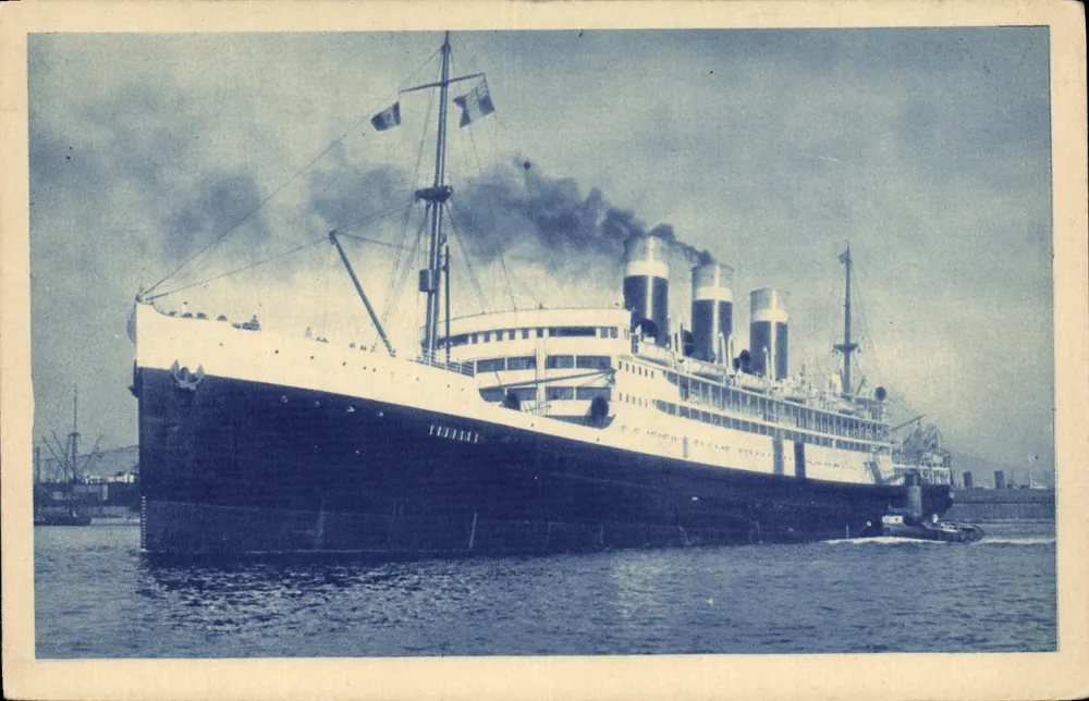 Schip met drie schoorstenen — Marseille — uitgever Patria, serie-nummer niet zichtbaar - Voorkant