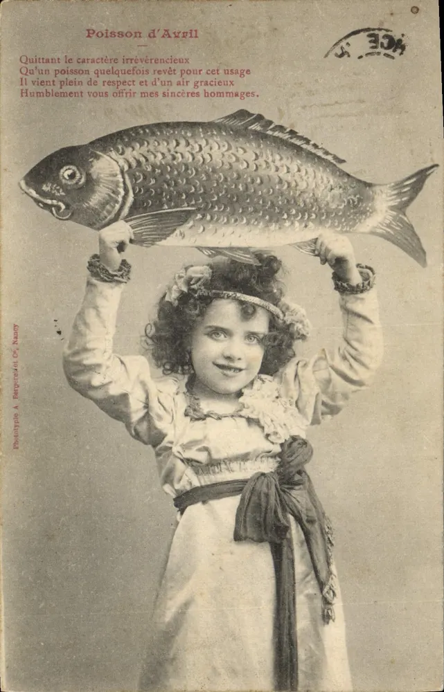 April-Fisch — junges Mädchen mit einem Fisch — Phototypie A. Harpuret & Cie, Nancy - Vorderseite