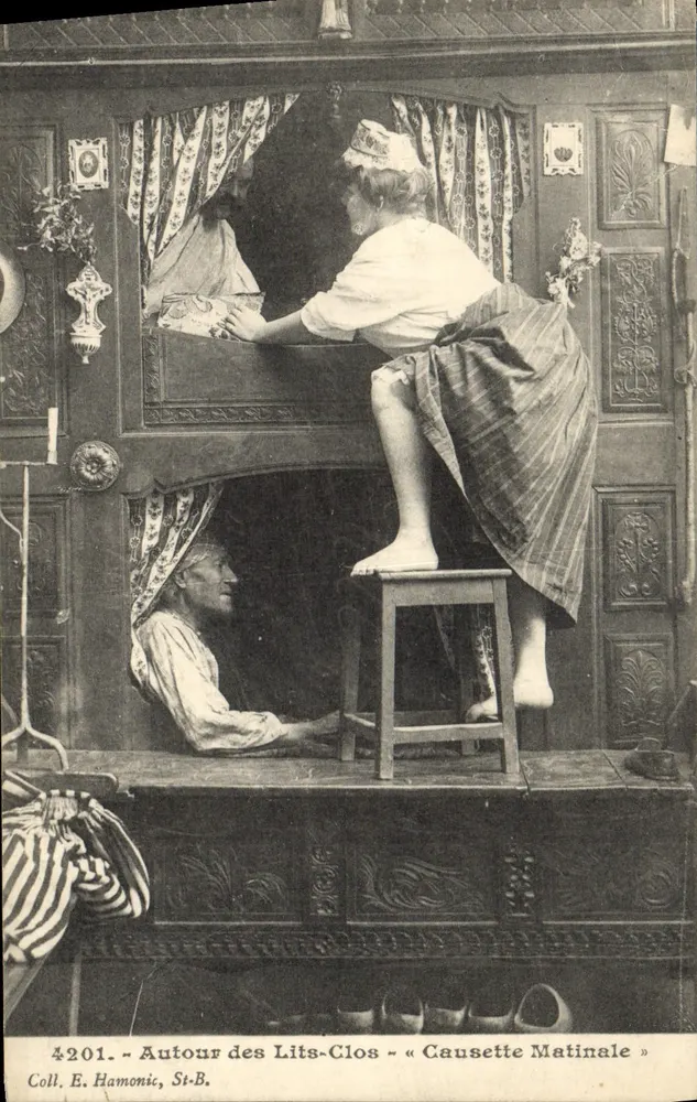 Ao redor dos Lits-Clos - « Causette Matinale » — Coll. E. Hamonic, St-B. - Frente
