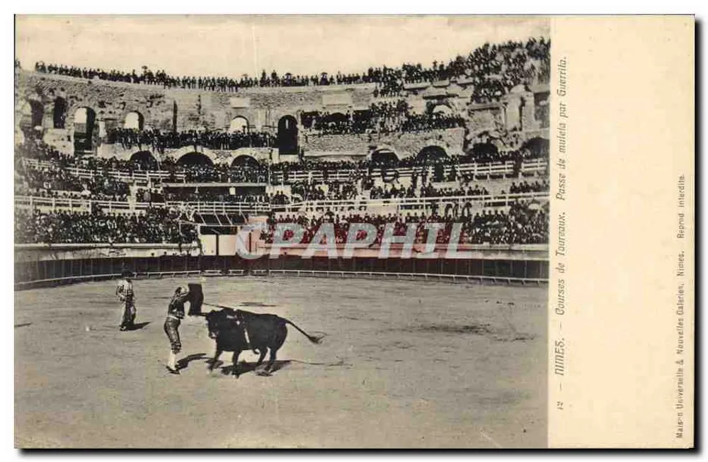Stierkämpfe in Nîmes — Stier, der von Gueretia passiert — veröffentlicht von Mauger & Nouvelles Galeries, Nîmes - Vorderseite