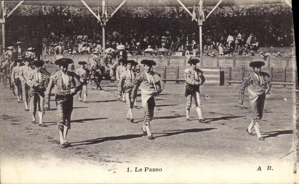 Le Paseo — espetáculo de toureiros — A.R. n°1 - Frente