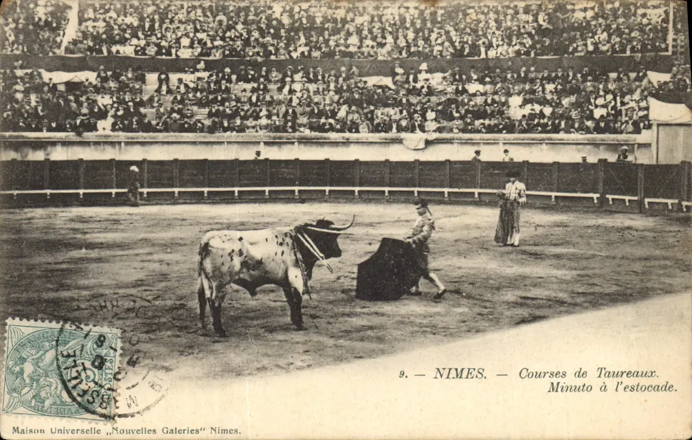 Nîmes — Corridas de touro. Minuto à estocada — Maison Universelle, Nouvelles Galeries, Nîmes - Frente