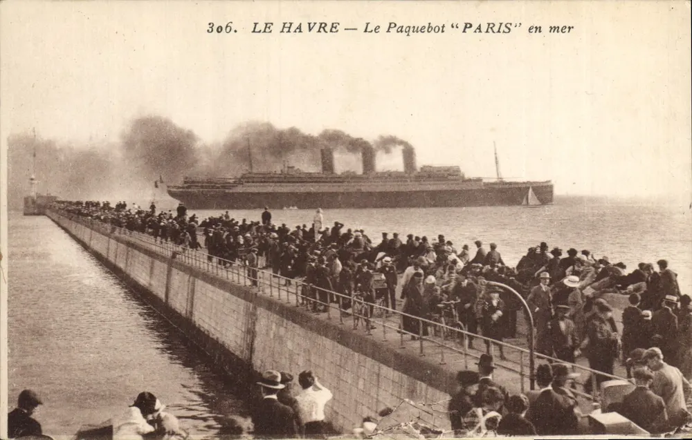 Le Havre — Der Liner "PARIS" auf See — Verlag: Ansichtskarte - Vorderseite