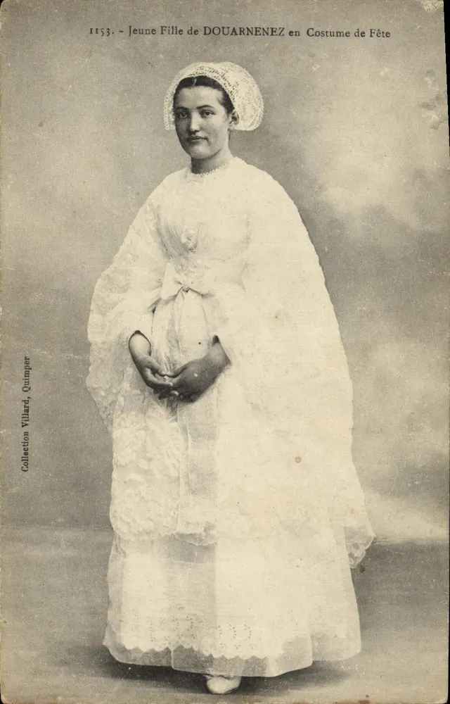 Junge Frau aus DOUARNENEZ im Festkleid — Sammlung Villard, Quimper, n° 1153 - Vorderseite