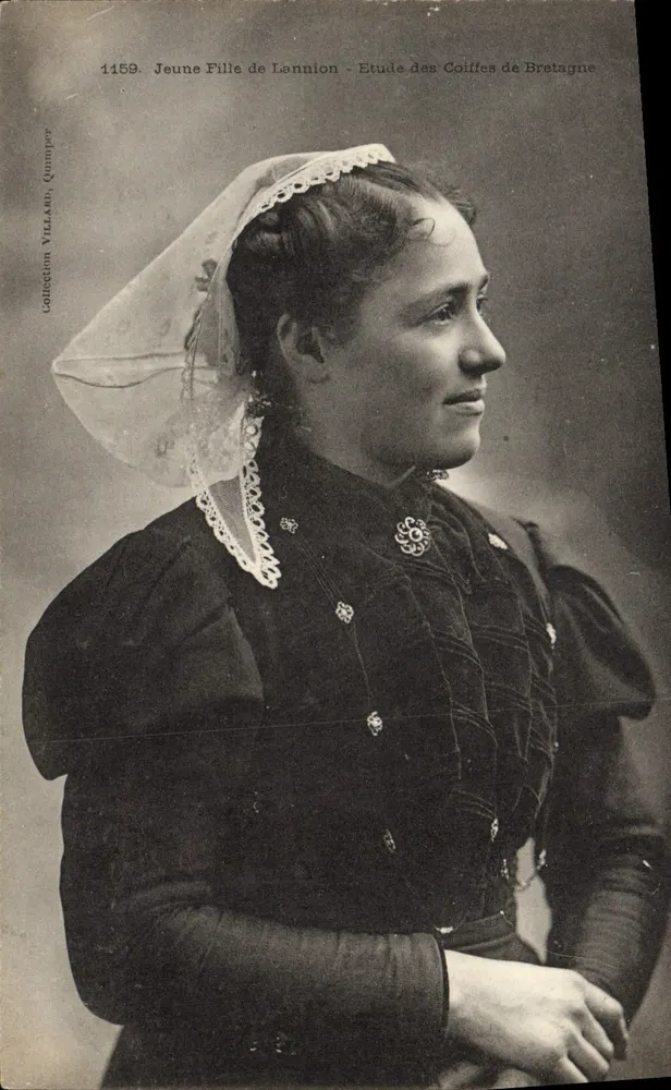 Jovem Menina de Lannion — Estudo das Luvas de Bretanha — Coleção Villard, Quimper - Frente