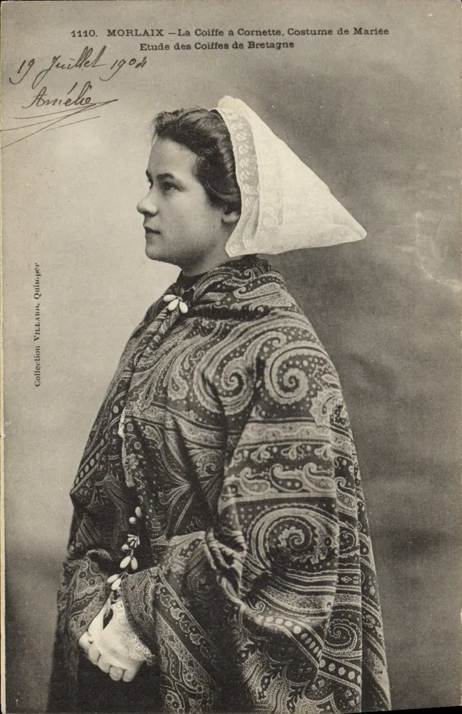 Morlaix — La Coiffe à Cornette. Costume da Sposa — Collezione Villand, Quimper - Recto