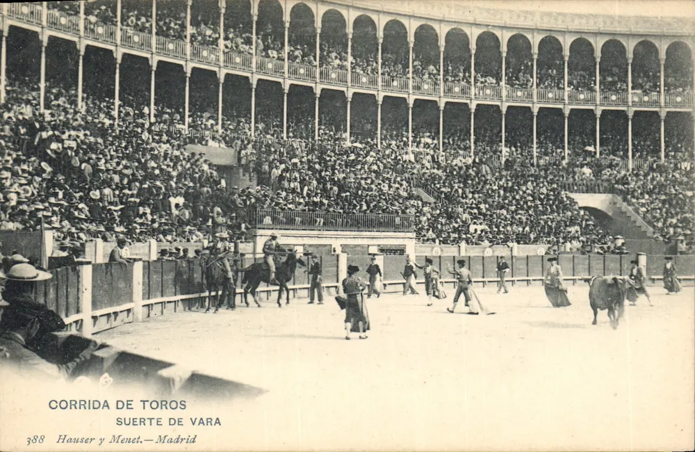 Corrida de touros — Suerte de Varas — Hauser y Menet, Madrid - Frente