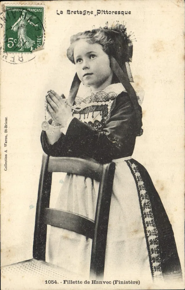 Menina de Hanvec (Finistère) — Coleção A. Warron, St-Brieuc — n° 1054 - Frente