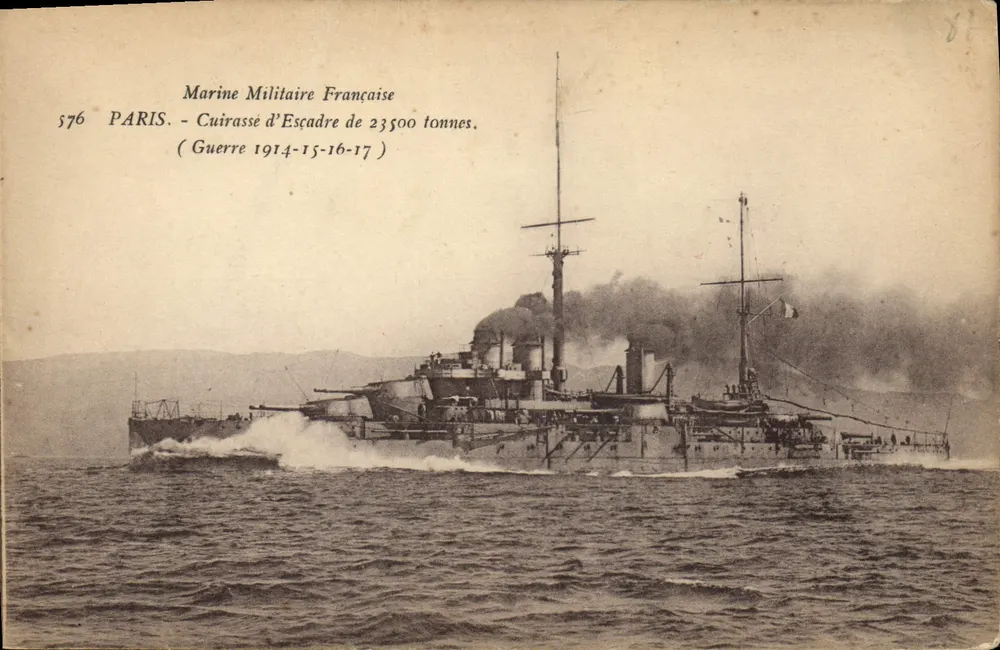 Französisches Kriegsschiff — Schlachtschiff Paris — Französische Marine - Vorderseite